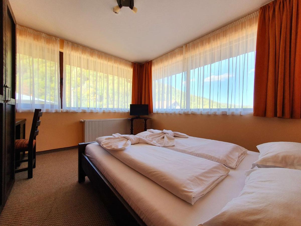 Family Hotel Chiflik Hills Eksteriør billede