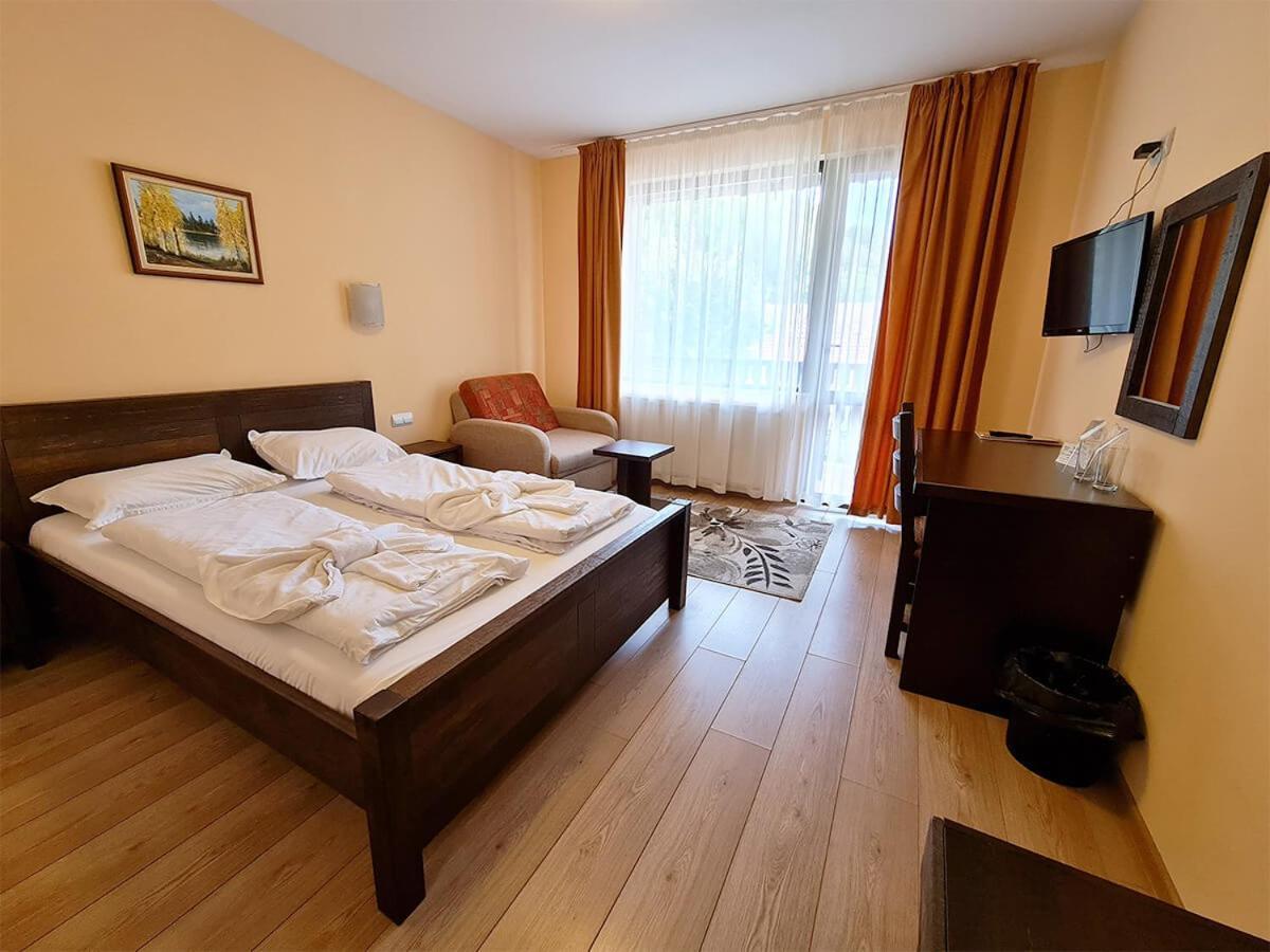 Family Hotel Chiflik Hills Eksteriør billede