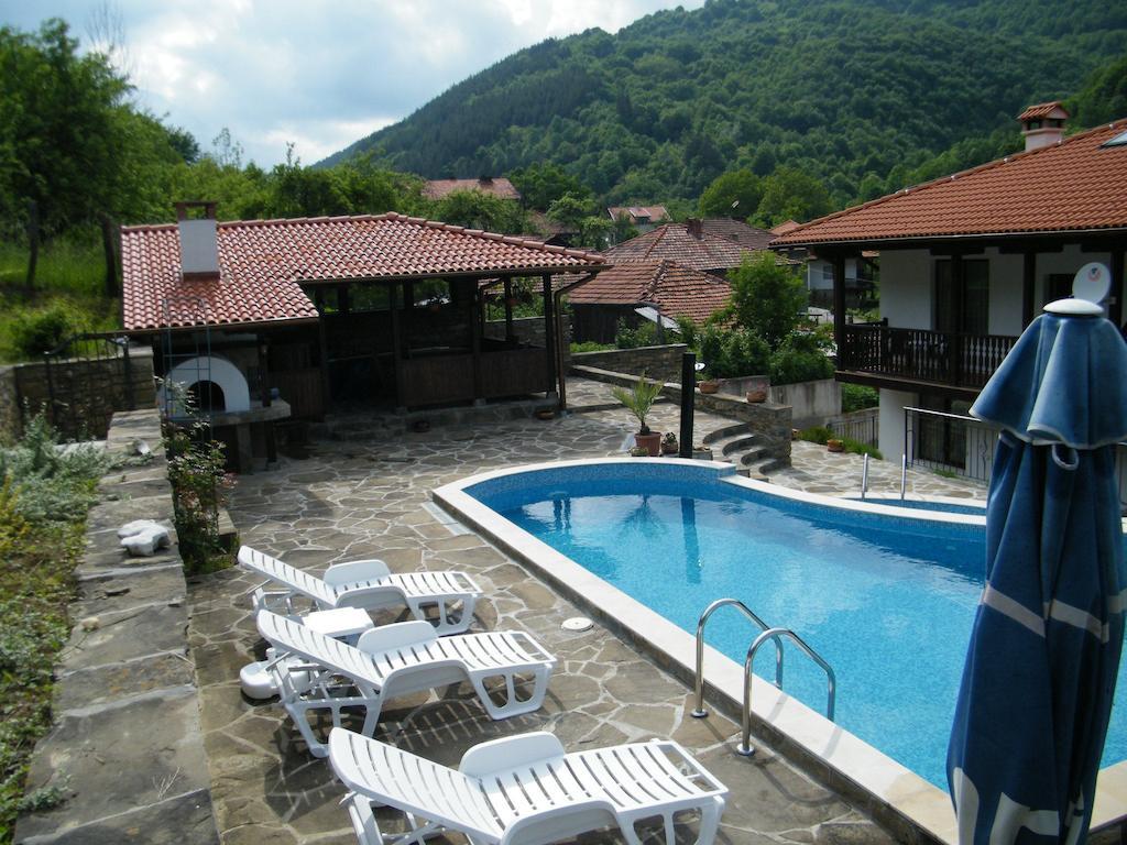 Family Hotel Chiflik Hills Eksteriør billede