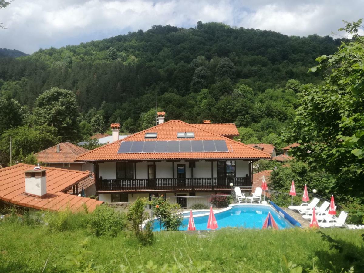 Family Hotel Chiflik Hills Eksteriør billede
